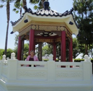 Sunrider Botanical Gardens Pagoda Diana Walker www.diana1.com 2009